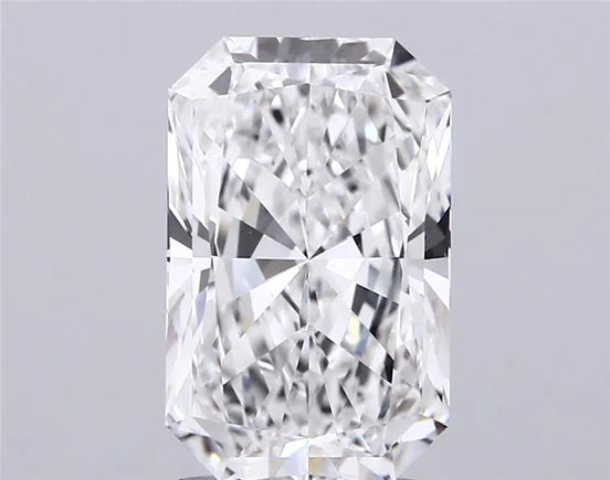 3.53ct Radiant Lab Grown Diamond (Colour E, Clarity VVS2, IGI Certified)