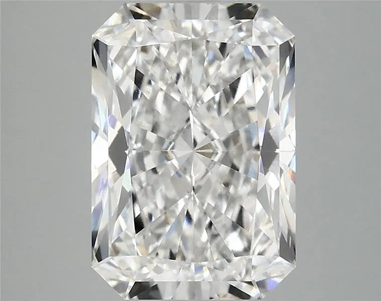 4.06ct Radiant Lab Grown Diamond (Colour E, Clarity VVS2, IGI Certified)