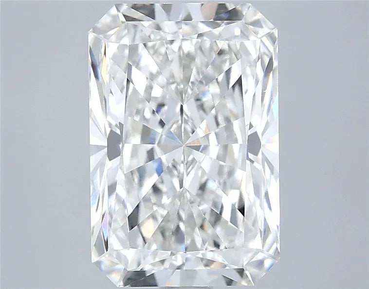 4.08ct Radiant Lab Grown Diamond (Colour F, Clarity VVS2, IGI Certified)