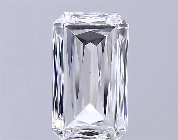 4.09ct Radiant Lab Grown Diamond (Colour G, Clarity VS2, IGI Certified)